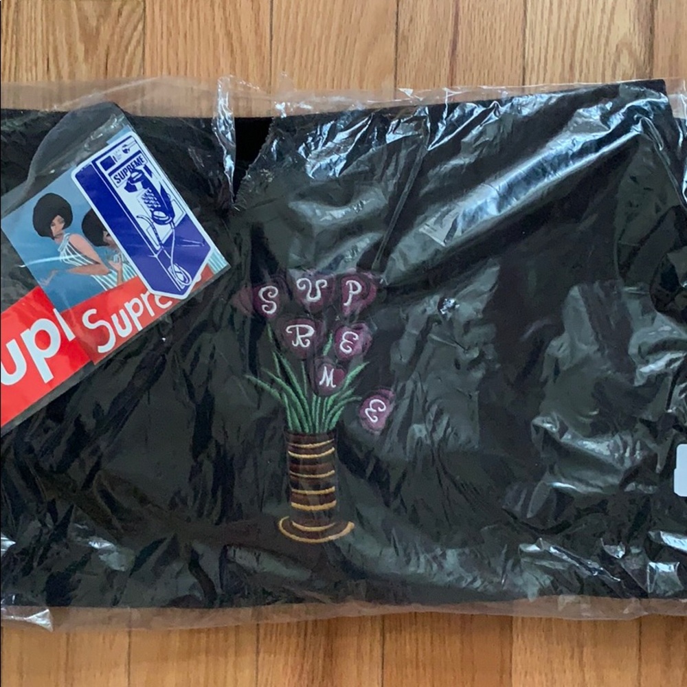 Supreme flower hooded size s